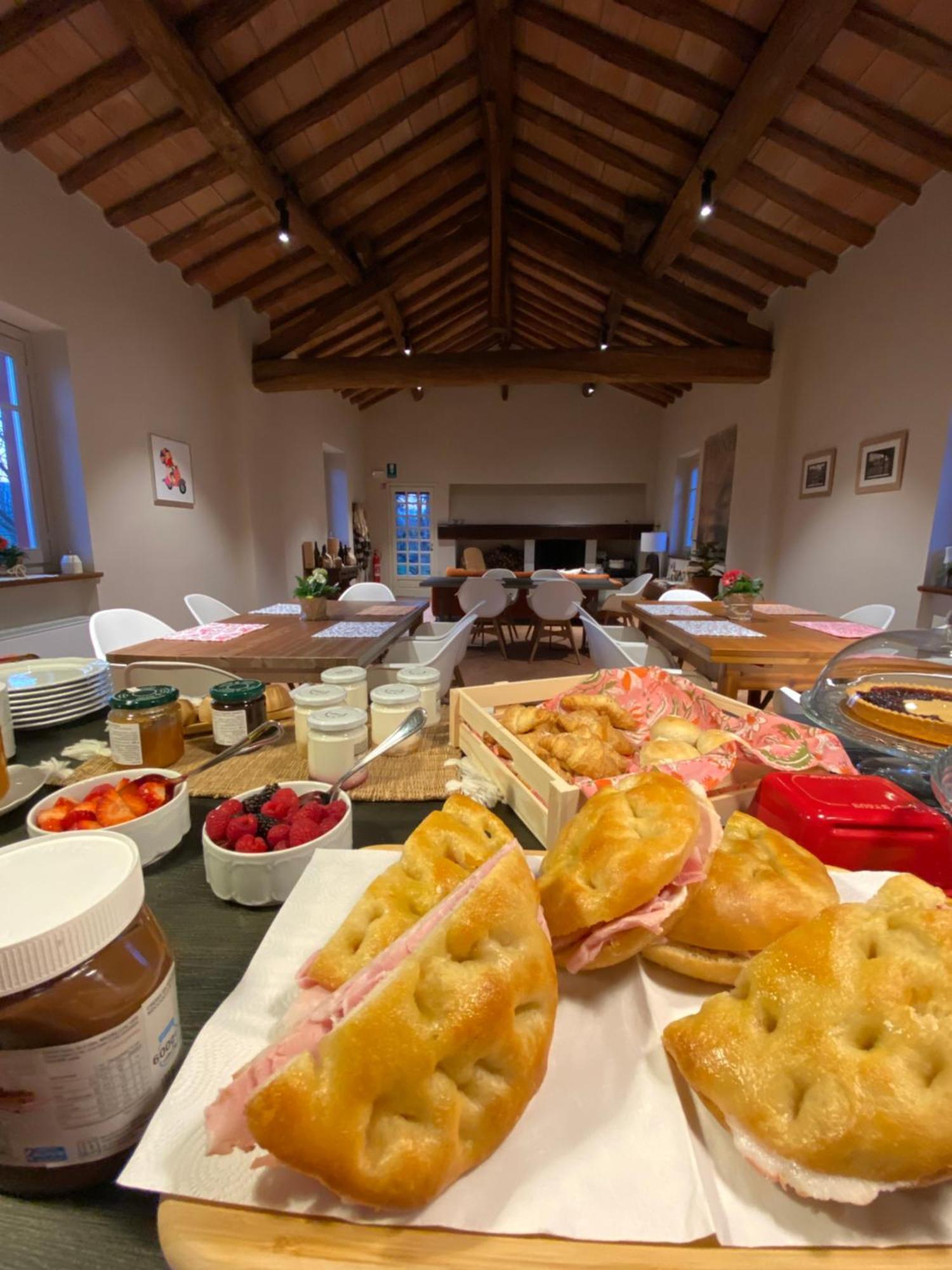 Tenuta Pizzone Wine Resort Rivanazzano Terme Luaran gambar